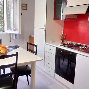  Appartamento Un Giardino Vicino Al Mare Italia